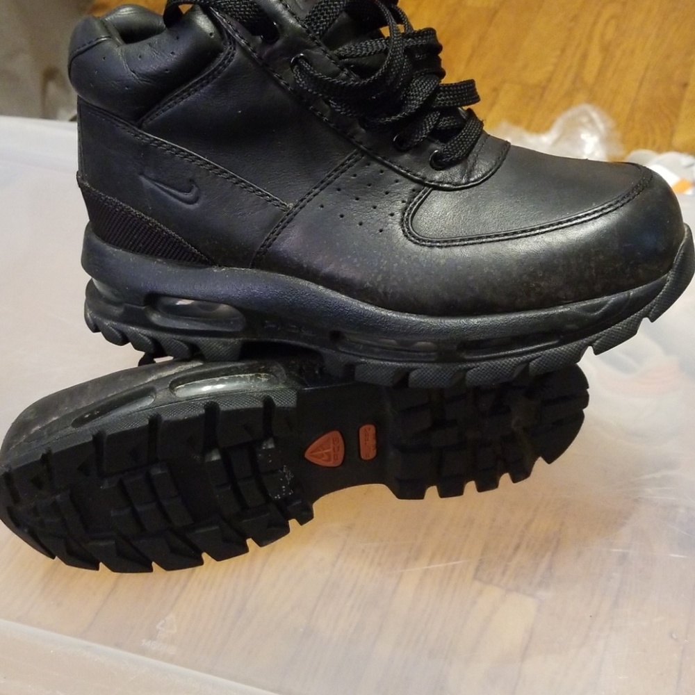 Nike Boots - Picture 2 of 3
